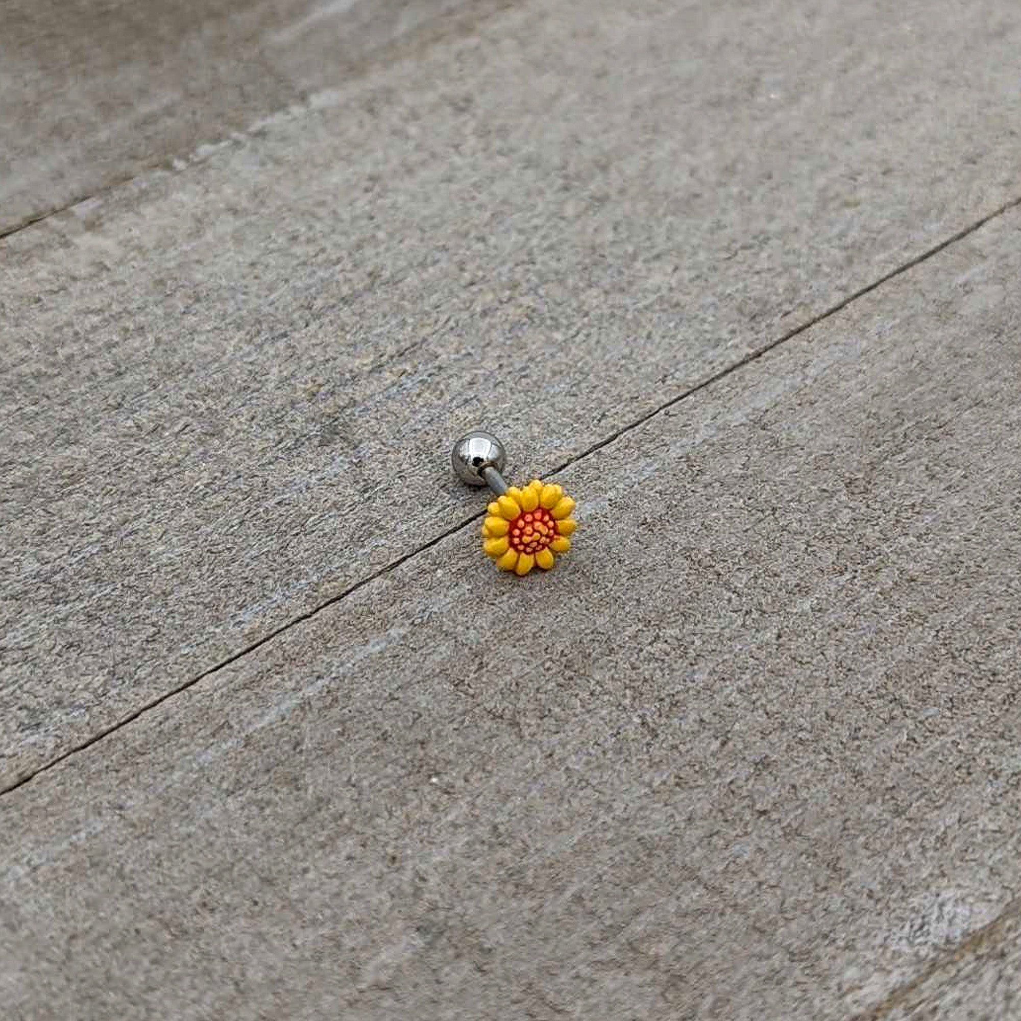 16G 1/4 Happy Sunflower Cartilage Tragus Earring